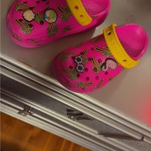 CROCS Kids' Vibrant Pink Slippers with Yellow Strap